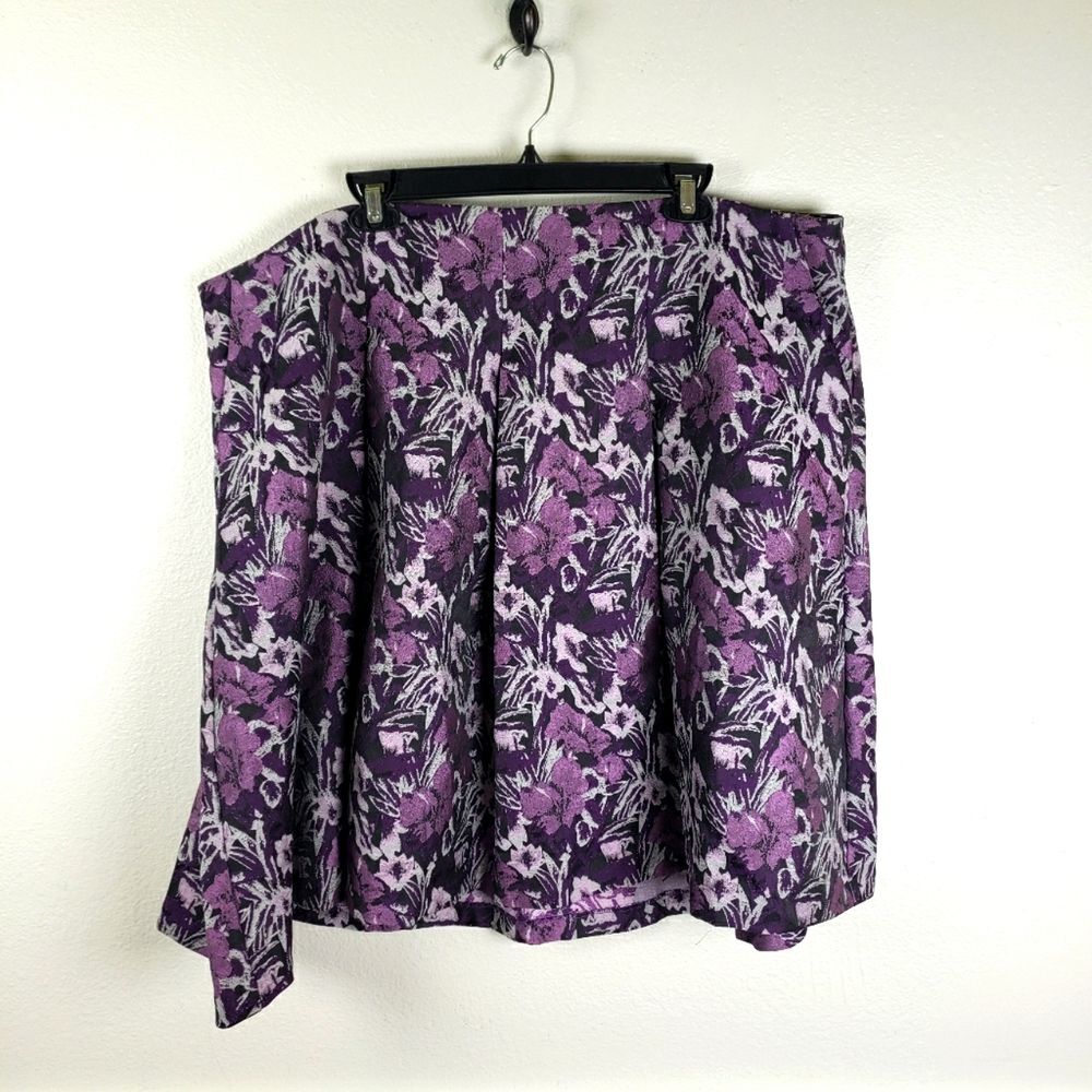 Women's Plus Size Lane Bryant Purple Floral Jacketed Tapestry Pleated Skirt 24